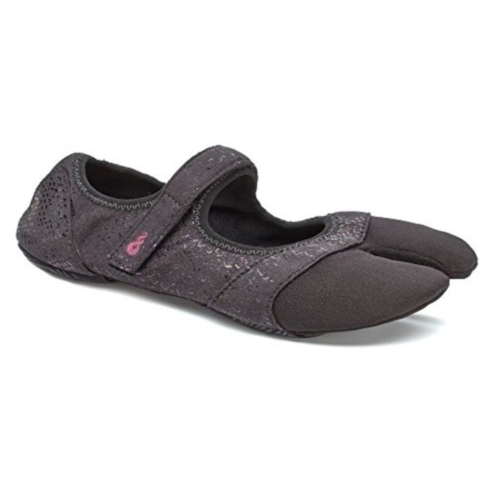 Ahnu Women's Black in Studi-Om XSmall (Women's size 5 - 6) B(M)